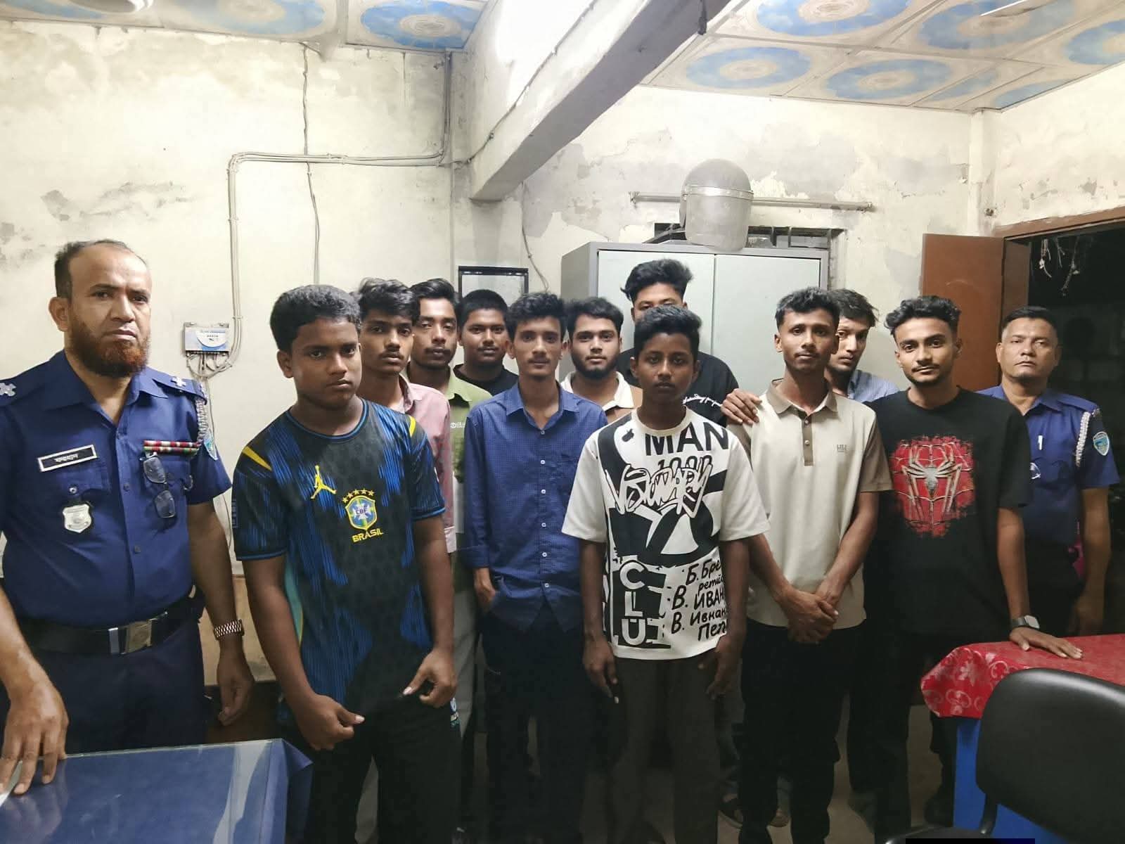 কুমিল্লায় অপরাধ দমনে পুলিশের বিশেষ অভিযান, এক রাতেই আটক ৩৫১