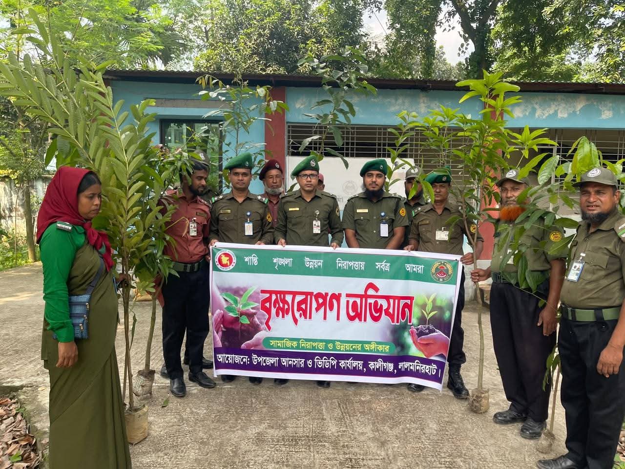 সীমান্তে বিজিবির ঝটিকা অভিযান, ১৬০ কেজি পাট ফেলে পালাল চোরাকারবারিরা